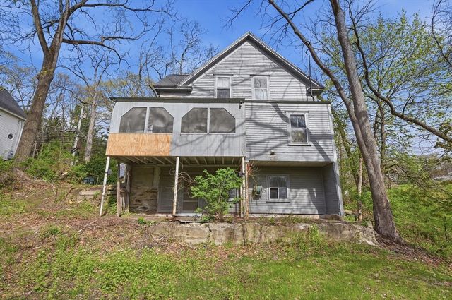 79 Central St, Auburn, MA 01501