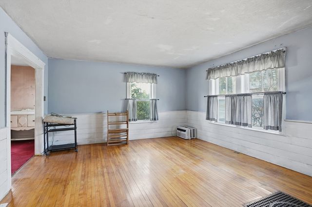 79 Central St, Auburn, MA 01501