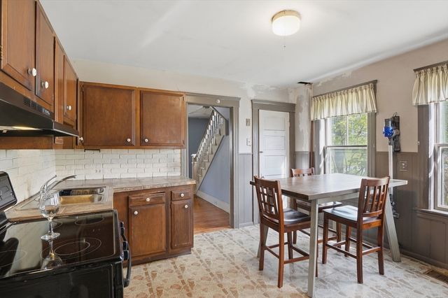 79 Central St, Auburn, MA 01501
