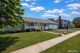 125 McLeod Place, Stratford, CT 06614