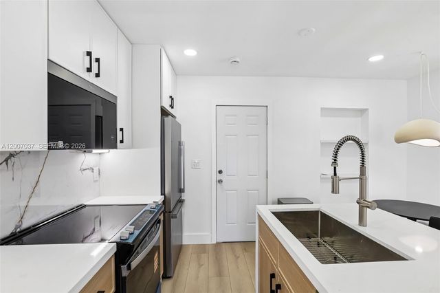 6595 SW 31st Street, Miami, FL 33155