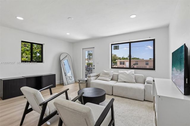6595 SW 31st Street, Miami, FL 33155