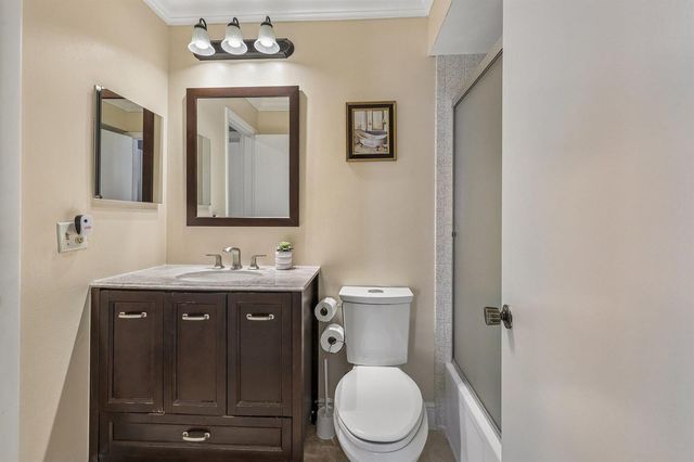 5773 La Paseos Drive D-2, Greenacres, FL 33463