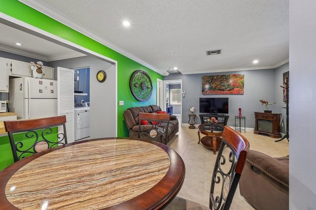 5773 La Paseos Drive D-2, Greenacres, FL 33463