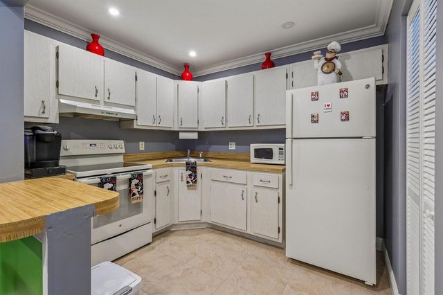 5773 La Paseos Drive D-2, Greenacres, FL 33463