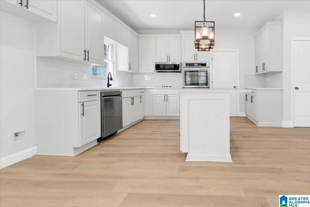 3201 BERKELEY LANE, Birmingham, AL 35242