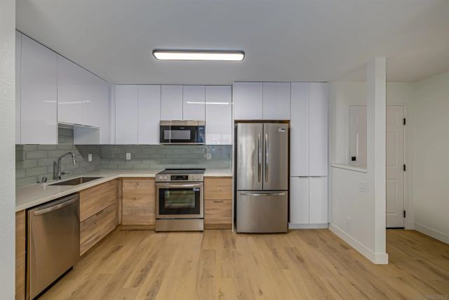 3020 Cowley Way 104, San Diego, CA 92117