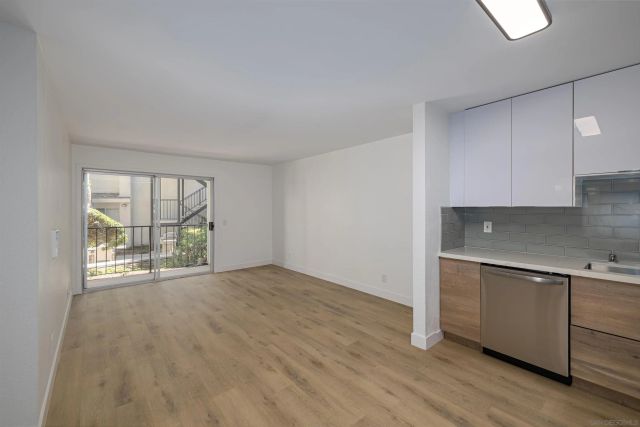 3020 Cowley Way 104, San Diego, CA 92117