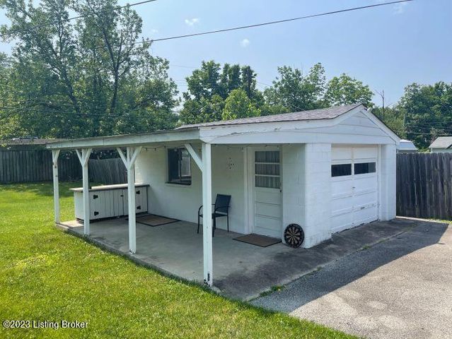 628 Harris Pl, Louisville, KY 40222