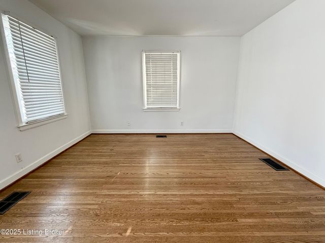 628 Harris Pl, Louisville, KY 40222