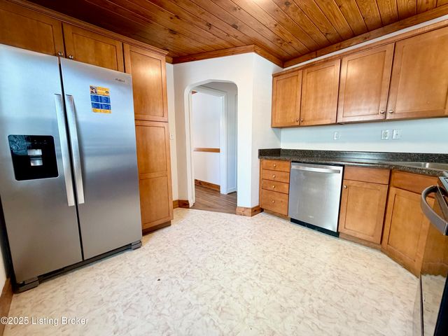 628 Harris Pl, Louisville, KY 40222