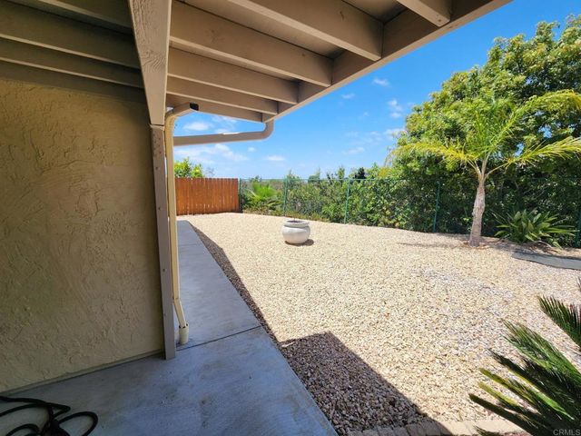 11815 Elkins, San Diego, CA 92126