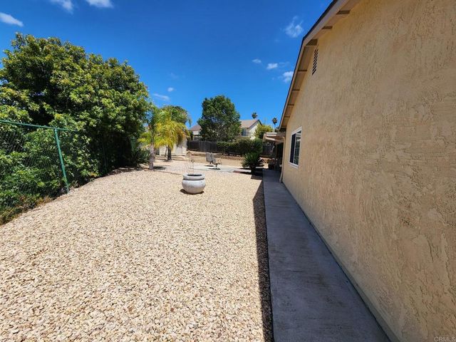 11815 Elkins, San Diego, CA 92126