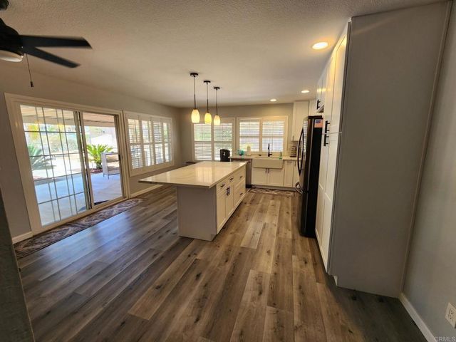 11815 Elkins, San Diego, CA 92126