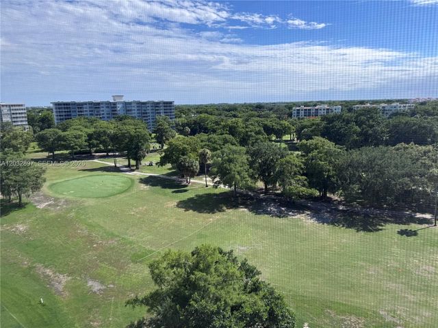 575 Oaks Ln 1008, Pompano Beach, FL 33069
