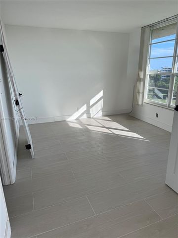 575 Oaks Ln 1008, Pompano Beach, FL 33069