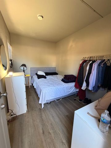 205 Cloverdale Ave, Modesto, CA 95354