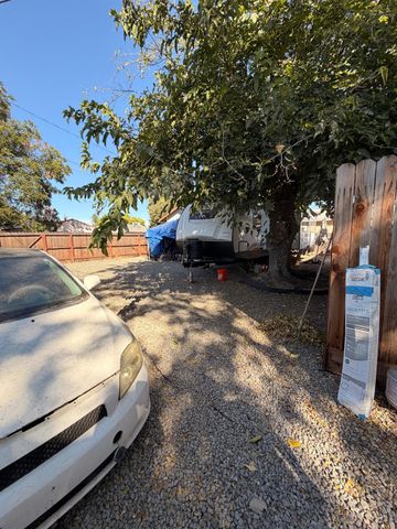 205 Cloverdale Ave, Modesto, CA 95354