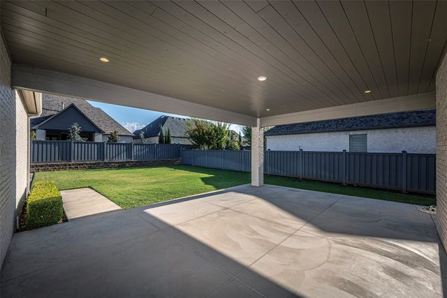 6216 Hazeltine Drive, Edmond, OK 73025