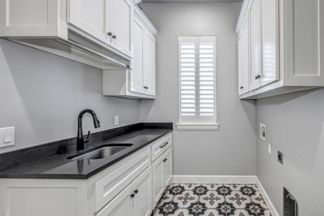 6216 Hazeltine Drive, Edmond, OK 73025