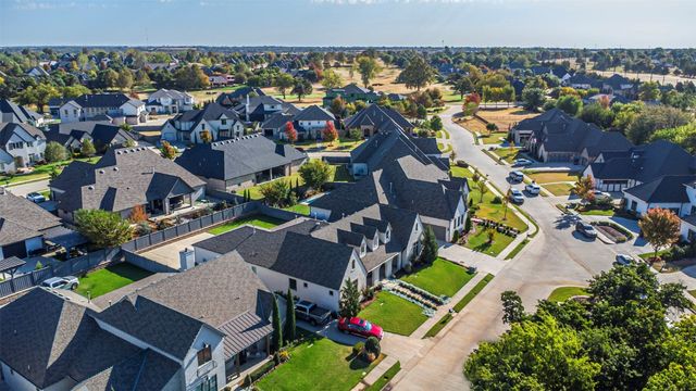 6216 Hazeltine Drive, Edmond, OK 73025