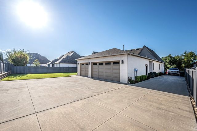 6216 Hazeltine Drive, Edmond, OK 73025