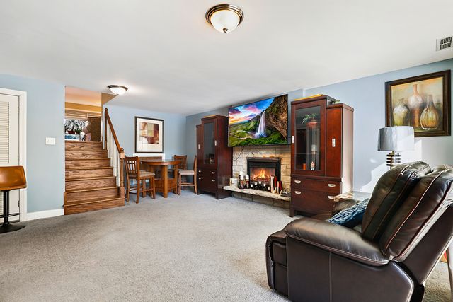 223 W Rainbow Drive, Glenwood, IL 60425