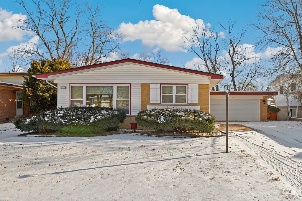 223 W Rainbow Drive, Glenwood, IL 60425