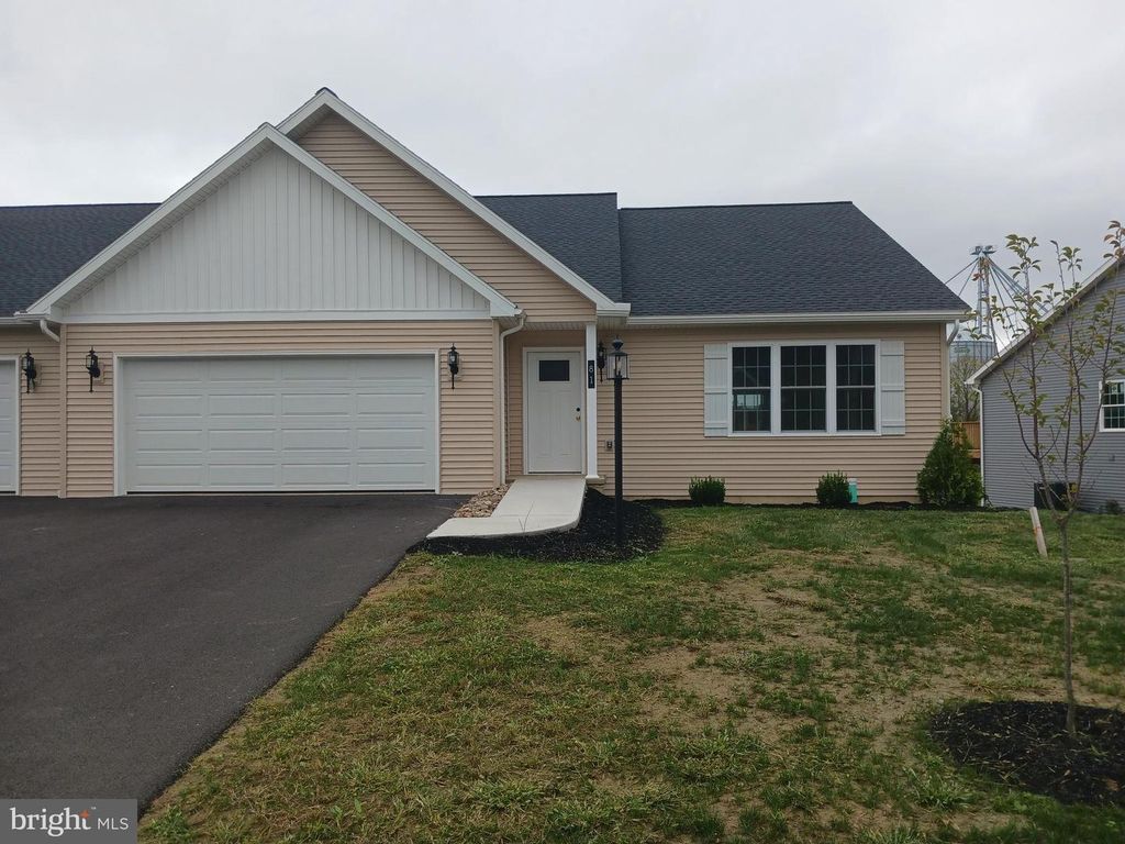 81 ST ANDREWS WAY, Selinsgrove, PA 17870