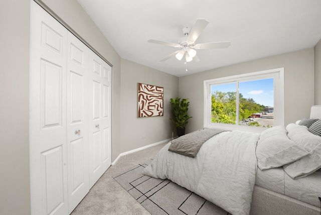 11001 Deblin Lane 203, Oak Lawn, IL 60453