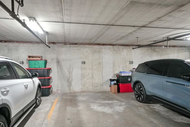 11001 Deblin Lane 203, Oak Lawn, IL 60453