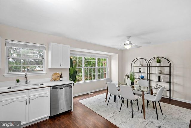 46700 SANDALWOOD SQ, Sterling, VA 20164