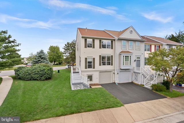 46700 SANDALWOOD SQ, Sterling, VA 20164