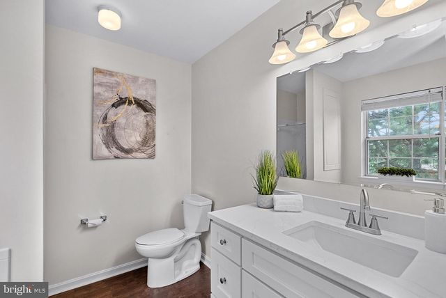 46700 SANDALWOOD SQ, Sterling, VA 20164