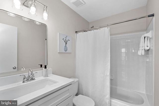 46700 SANDALWOOD SQ, Sterling, VA 20164