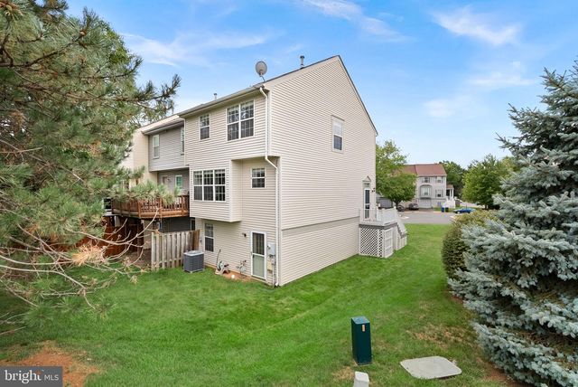 46700 SANDALWOOD SQ, Sterling, VA 20164