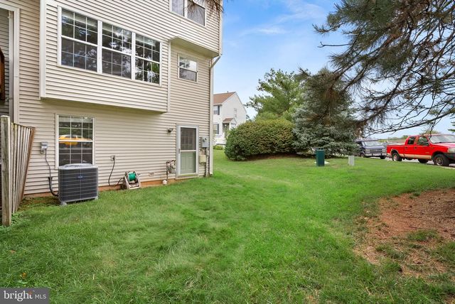 46700 SANDALWOOD SQ, Sterling, VA 20164