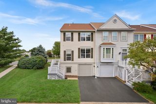 46700 SANDALWOOD SQ, Sterling, VA 20164