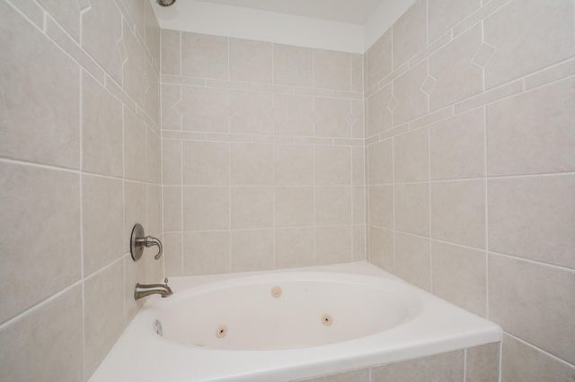 9850 Pagewood Lane 1806, Houston, TX 77042