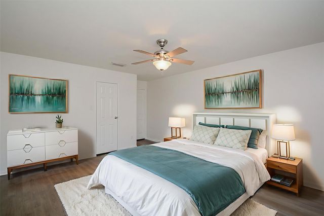 9850 Pagewood Lane 1806, Houston, TX 77042