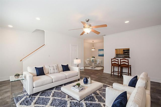 9850 Pagewood Lane 1806, Houston, TX 77042