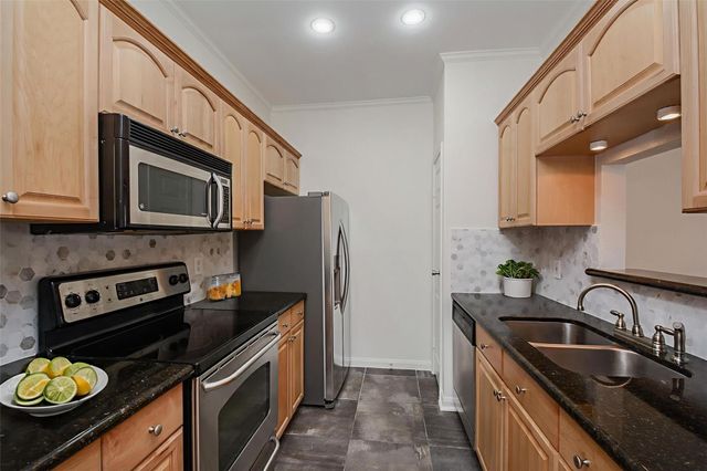 9850 Pagewood Lane 1806, Houston, TX 77042