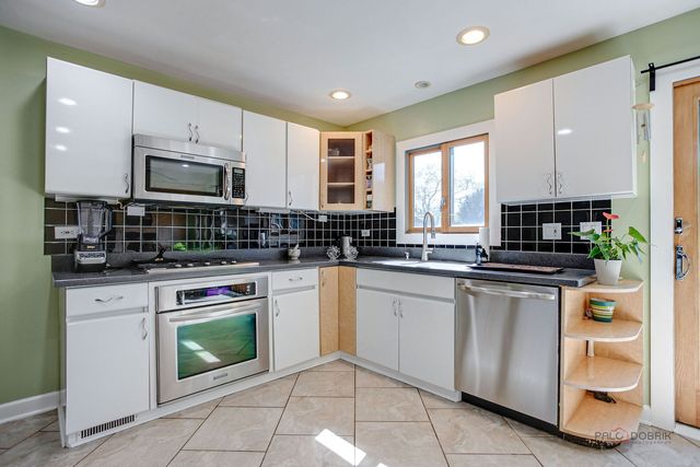 521 Arborgate Lane, Buffalo Grove, IL 60089