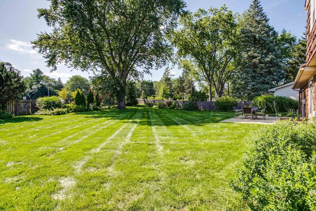 521 Arborgate Lane, Buffalo Grove, IL 60089