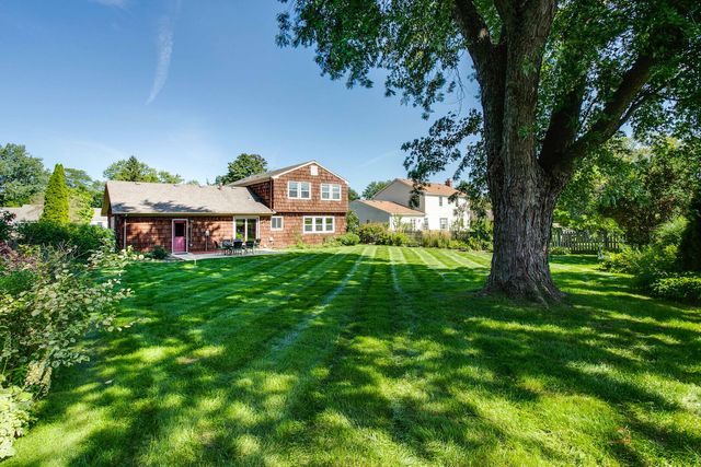 521 Arborgate Lane, Buffalo Grove, IL 60089