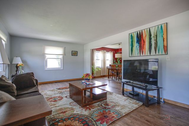 521 Arborgate Lane, Buffalo Grove, IL 60089