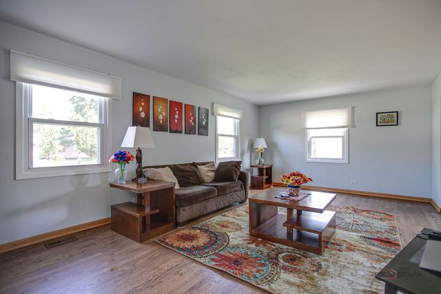 521 Arborgate Lane, Buffalo Grove, IL 60089