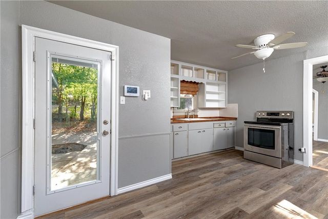 424 Wilshire Avenue, Azle, TX 76020