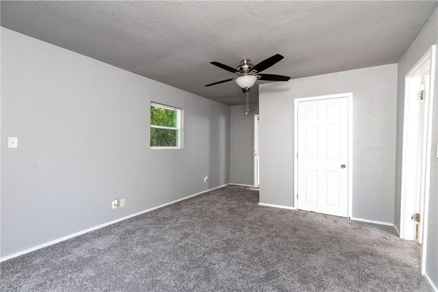 424 Wilshire Avenue, Azle, TX 76020