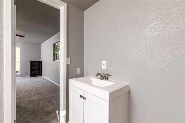 424 Wilshire Avenue, Azle, TX 76020
